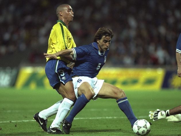 伸出的手套 伸出的手套