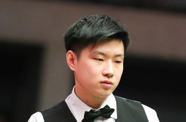 球员身体与 球员身体与